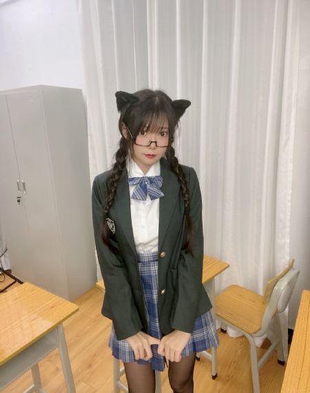 工作女郎完整版_4K在线播放